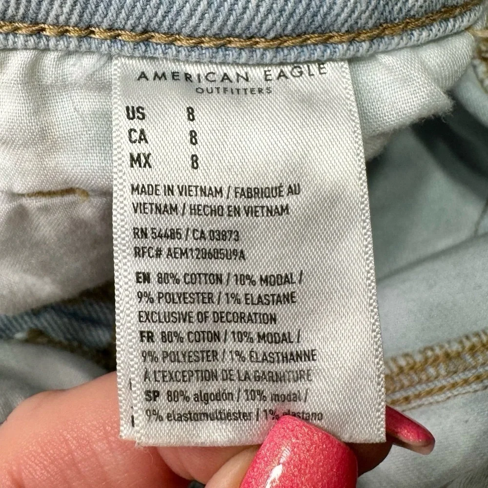 American Eagle Mom Short Distressed Destroyed Stretch High Rise Light Blue 8